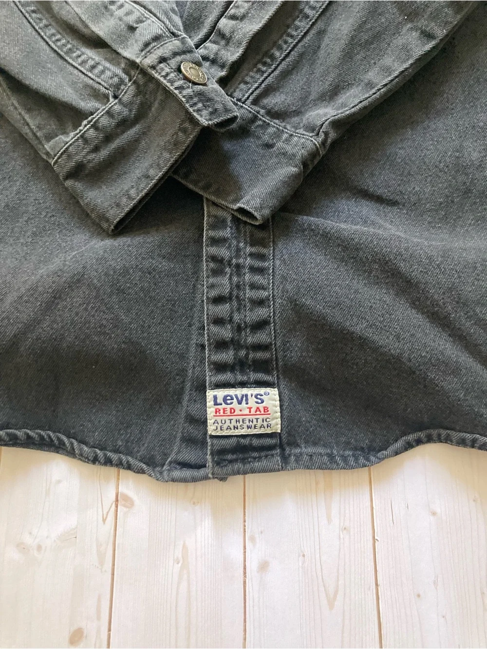 Vintage Levi’s Red Tab Black Denim Snap Shirt Mens Small Western Workwear Grunge
